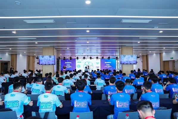 電子信息工程學(xué)院2018級(jí)微電子班赴南京集成電路培訓(xùn)基地開(kāi)展實(shí)習(xí)培訓(xùn)
