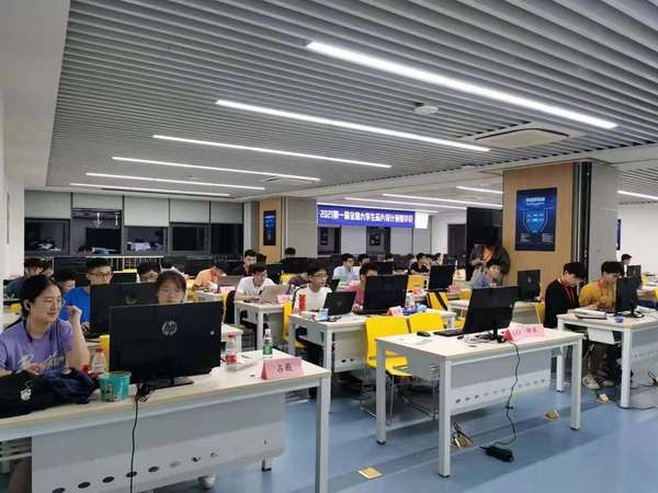 電子信息工程學(xué)院2018級(jí)微電子班赴南京集成電路培訓(xùn)基地開(kāi)展實(shí)習(xí)培訓(xùn)