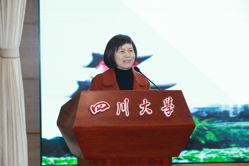 講政治勇?lián)攺姳绢I善作為學校舉行中層領導人員專題培訓班暨新任中層領導人員培訓班