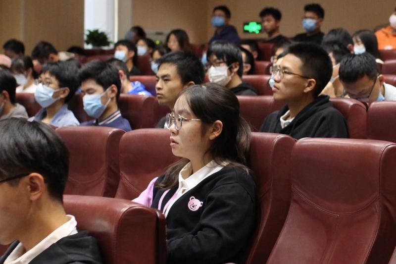 上海交大青馬學校舉辦第43期發(fā)展對象培訓班