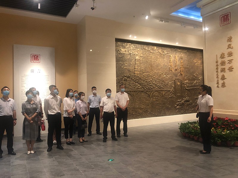 “追尋紅色記憶 凝聚奮進(jìn)力量”——學(xué)生處黨支部與黨政辦公室黨支部開展聯(lián)合主題黨日活動(dòng)