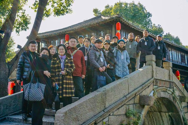 “江蘇省高校師范專業美術骨干教師風景寫生能力提升培訓班”圓滿舉行